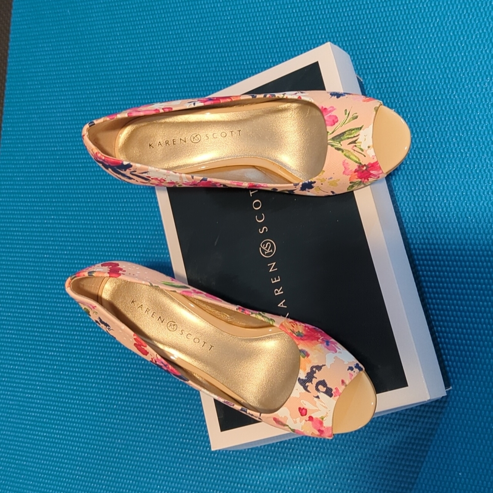 Karen Scott Floral Heels
